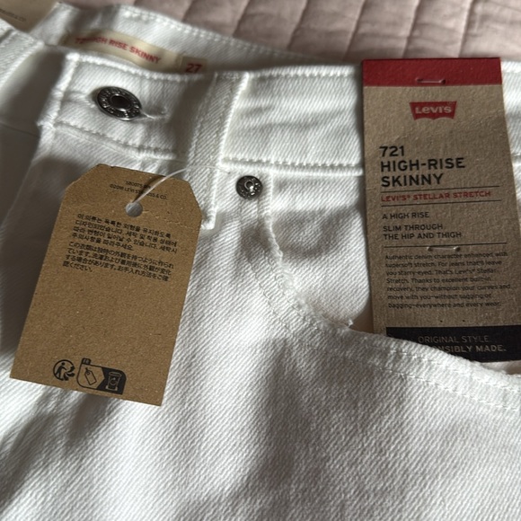 Levi's Women's Skinny Jeans in White - Picture 7 of 9
